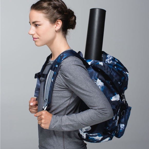 Lululemon Traveling Yogini Rucksack - Picture 6 of 16